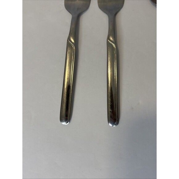 Cambridge PAIGE Stainless Glossy Silverware  Flatware Set Of 5 - Picture 5 of 16